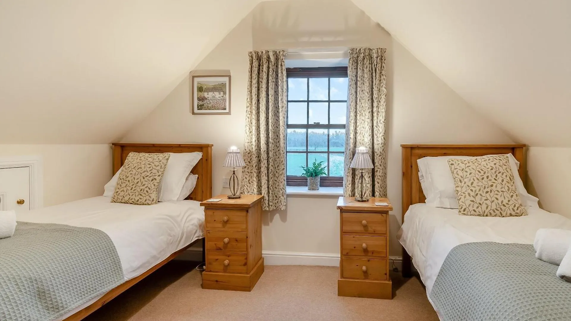 The Old Combine Shed Villa Huby